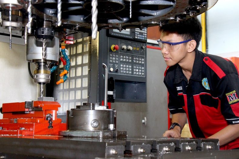 Pendidikan teknik mesin modern